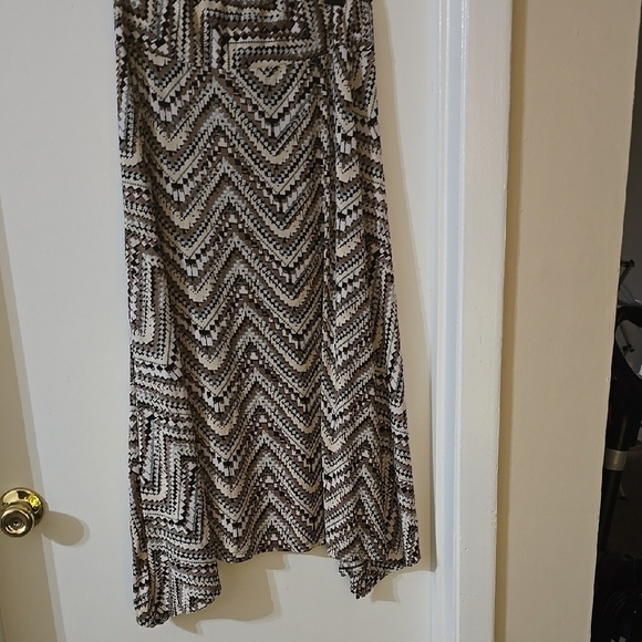 New Directions Chic Black, Beige, Brown and White Patterned Skirt Sz M - Picture 3 of 3